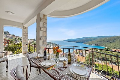 Lady M Gold - Balcony and Sea View