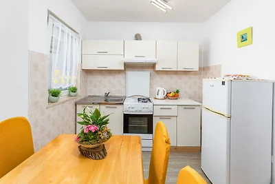 Apartment Stellina with Cozy Balcony