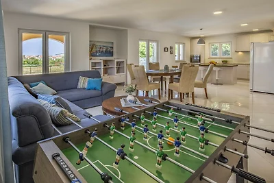 Lotus Elite Villa mit Pool und Whirlpool 1