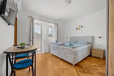 Apartment Nikolina 4 mit Meerblick