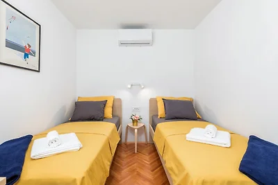 Close to the Beach and the Mall - Sunny Pula