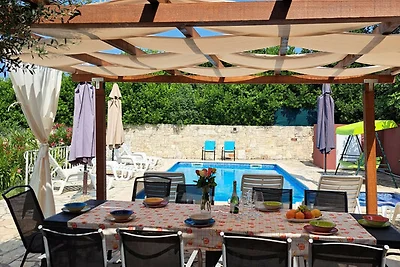 Charmantes Ferienhaus Pina mit privatem Pool
