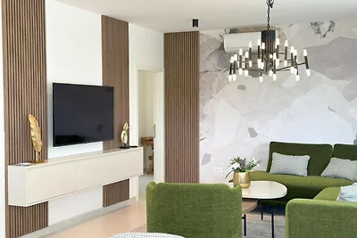 The Riviera Three - Luxusapartment am Wasser