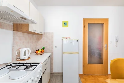 Apartment Stellina with Cozy Balcony