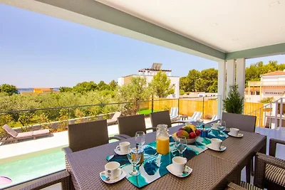Villa mit Pool und Meerblick in Fazana -...