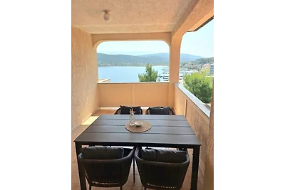 Apartment Nikolina 1 mit Meerblick