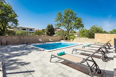 Modern Apt, Shared Pool, Balcony - Cesare 3