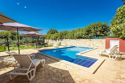 Charming Holiday Home Pina with Private Pool