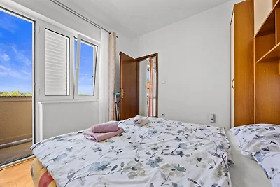 Apartment Nikolina 3 mit Meerblick