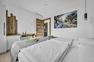 Oliva Serenity Apartment mit Pool