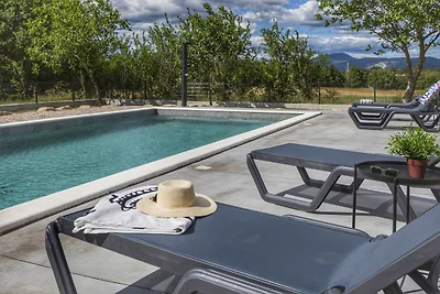 Private Pool with Relaxing Nature View - Apt...
