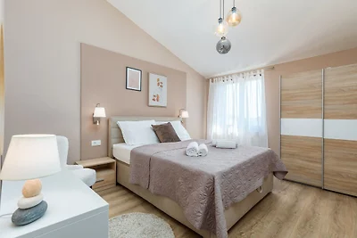 Marceta Apartment 3 - Pool and Big Garden