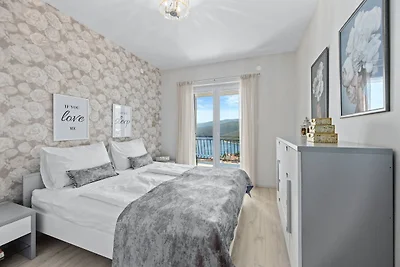 Lady M Gold – Balkon und Meerblick