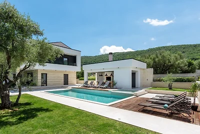 Luxuriöse Villa Laurea