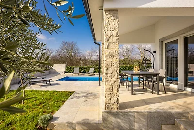 Oliva Serenity Apartment mit Pool