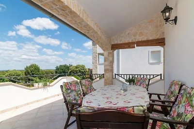 Family Apartment Stinjan with Sea View