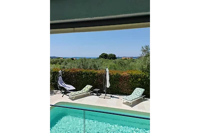 Villa mit Pool und Meerblick in Fazana -...