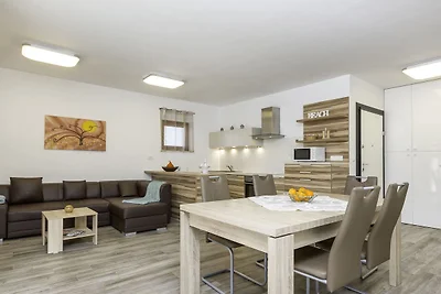 Kristallblaue Poolresidenz – Apartment Volme