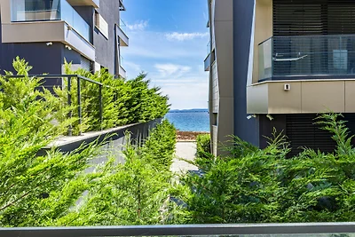 The Sunset - Luxury Waterfront Apartment