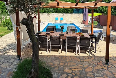 Charmantes Ferienhaus Pina mit privatem Pool