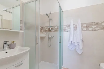 Modern, Elegant Apartment Anna (Rosemary)