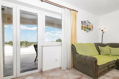 Family Apartment Stinjan with Sea View