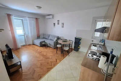 Apartment Nikolina 3 mit Meerblick