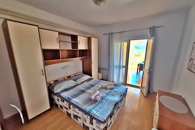 Apartment Nikolina 2 mit Meerblick