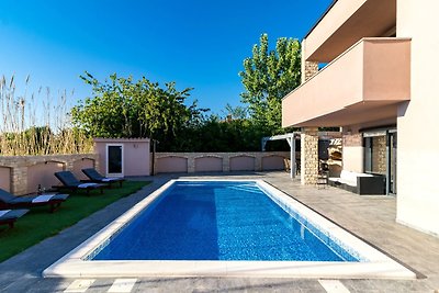 Beautiful Villa Nika with Heated Pool