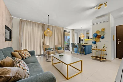The Sunset - Luxury Waterfront Apartment