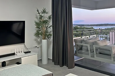 Sea View and Wonderful Balcony - Max 3