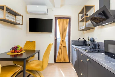 Luxe Apt Marceta 6 - Paarurlaub mit Pool