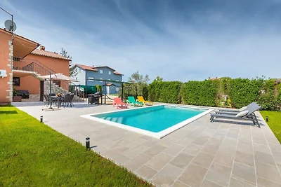 Private Pool and Big Garden- Holiday Home...