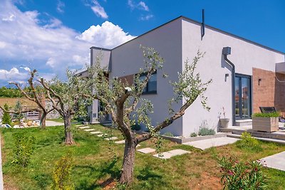 Villa Lily - Private Pool, Lovely Garden