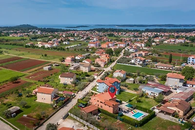 Private Pool and Big Garden- Holiday Home...