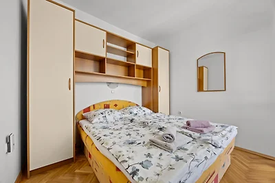 Apartment Nikolina 3 mit Meerblick