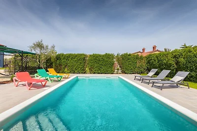 Private Pool and Big Garden- Holiday Home...