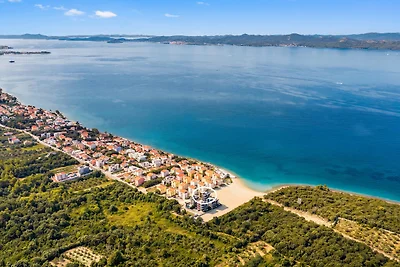 Beautiful apartment right by the sea with a...