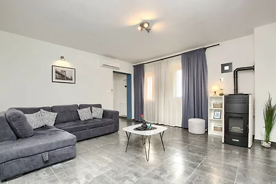 Holiday House Ulika with Private Pool