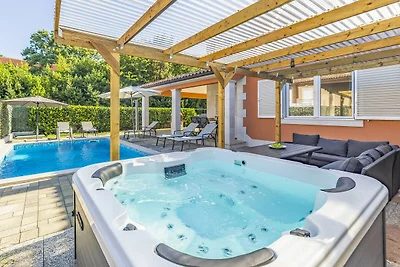 Lotus Elite Villa mit Pool und Whirlpool 11