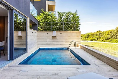 The Bayfront - Luxury Pool Residence