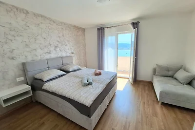 Apartment Nikolina 1 mit Meerblick