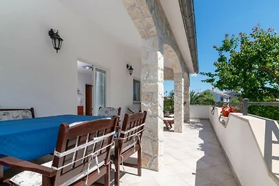 Family Apartment Stinjan with Garden View