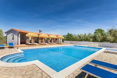 Marceta Apartment 4 - Pool and Big Garden