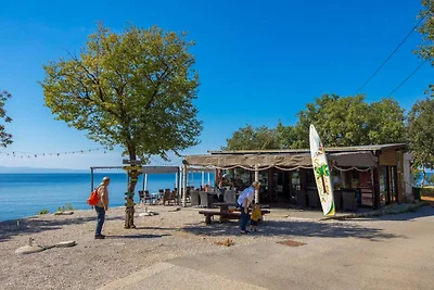 Schöne Wohnung Rot in der Nähe des Strandes