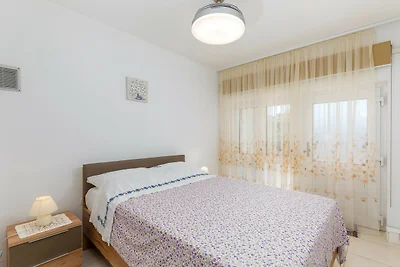 Cozy Apartment Desiree - Couple Getaway