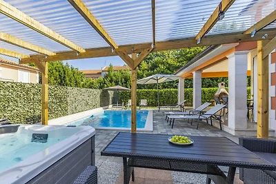 Lotus Elite Villa mit Pool und Whirlpool 10