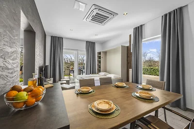 Oliva Serenity Apartment mit Pool