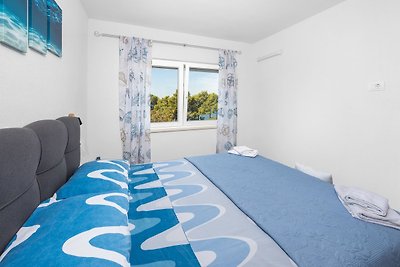 Apartment Ivana - Sea View, Pet Friendly