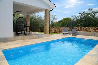 Oliva Serenity Apartment mit Pool